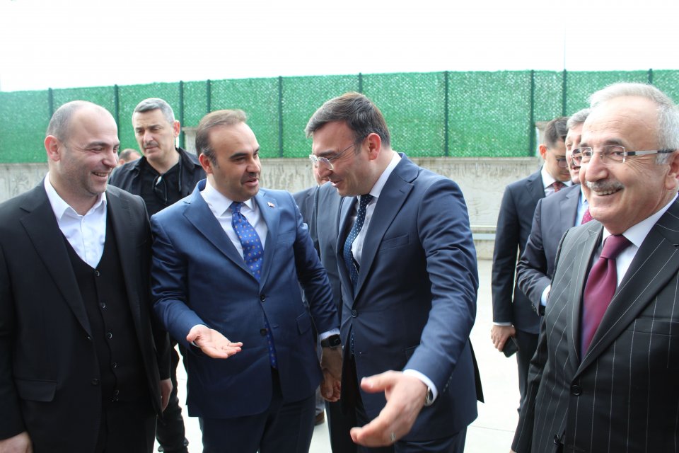 Sanayi ve Teknoloji Bakanımız Sayın. Mehmet Fatih KACIR. Değerli Samsun Milletvekillerimiz ve Sayın Valimiz Orhan TAVLI ziyaret.